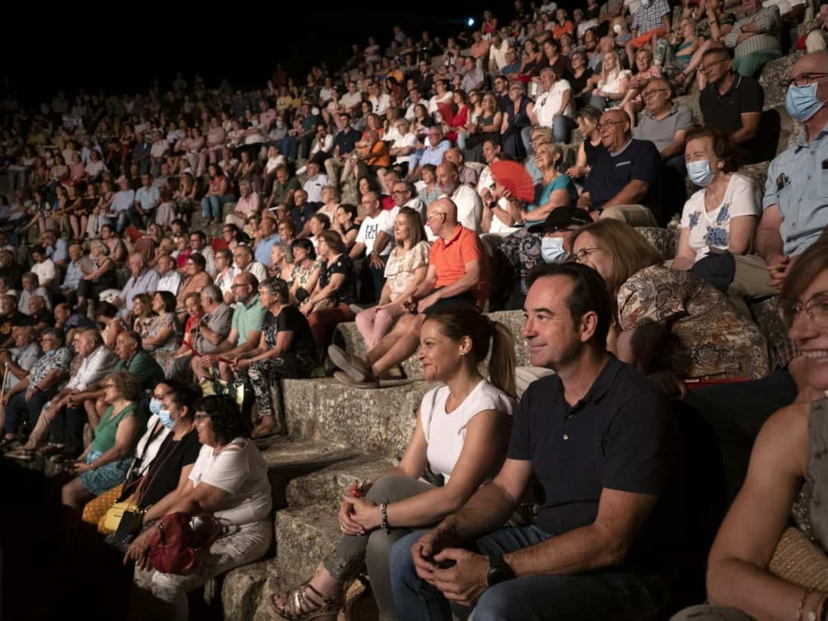Exitoso inicio del programa ‘Actuamos en Patrimonio’ en el teatro de la ciudad romana de Segóbriga