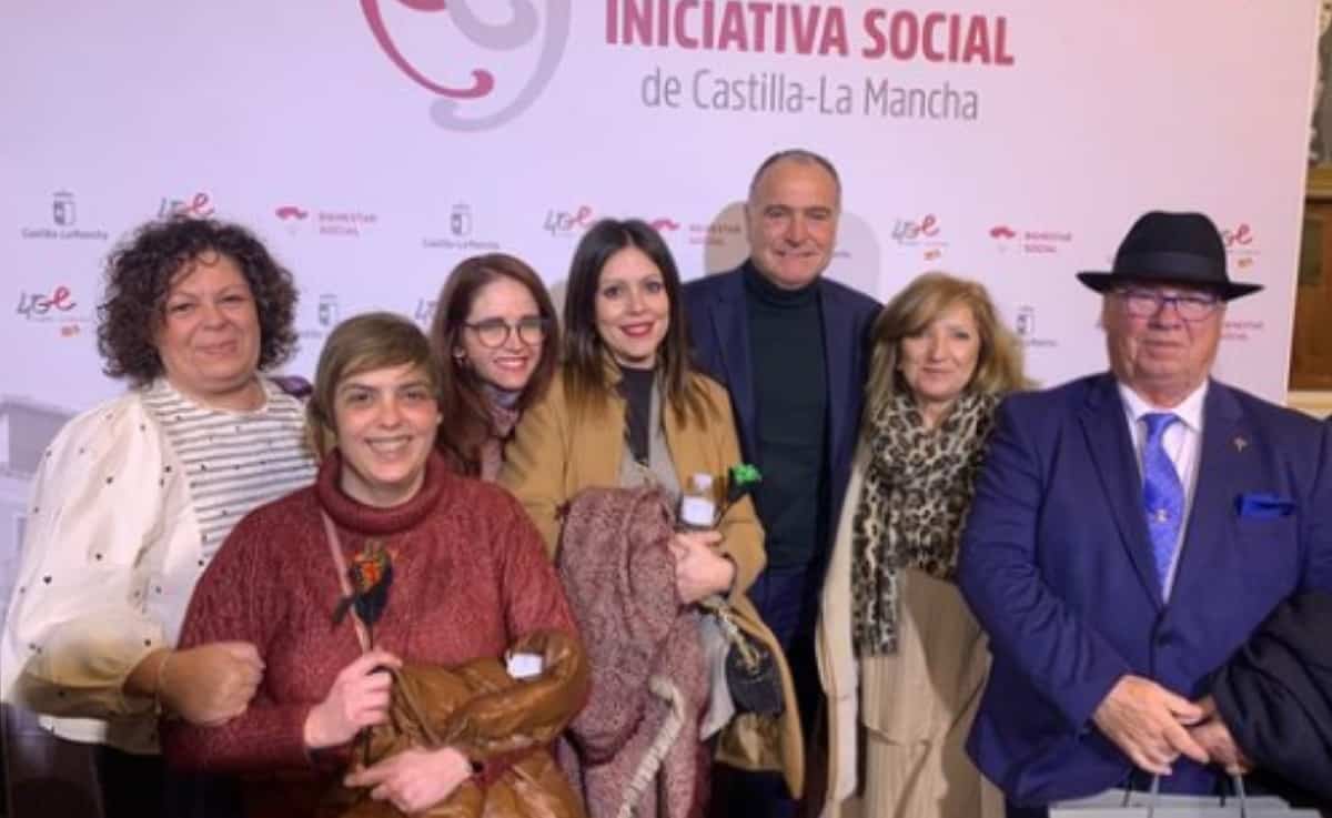 Entregan reconocimientos a la Asociación Pro Salud Mental » Vivir «, AFAD Tarancón y la Unión Democrática de Pensionistas de Cuenca