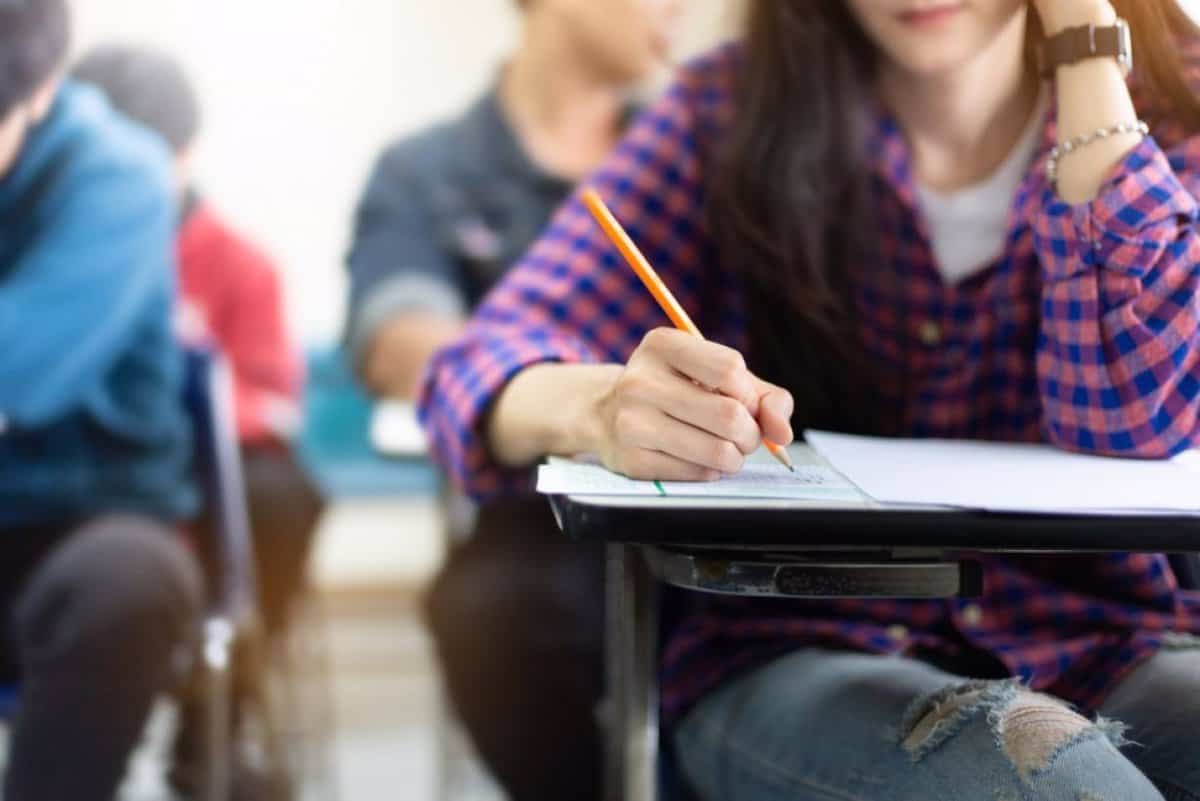 Un total de 11.957 aspirantes intentarán ocupar una de las 801 plazas en las oposiciones de Enseñanzas Medias de C-LM