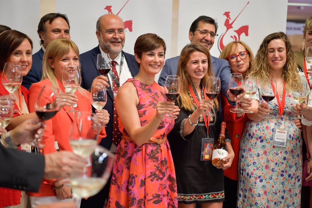 Isabel Rodríguez defiende en Fenavin el respaldo del Gobierno al vino, un sector clave para España