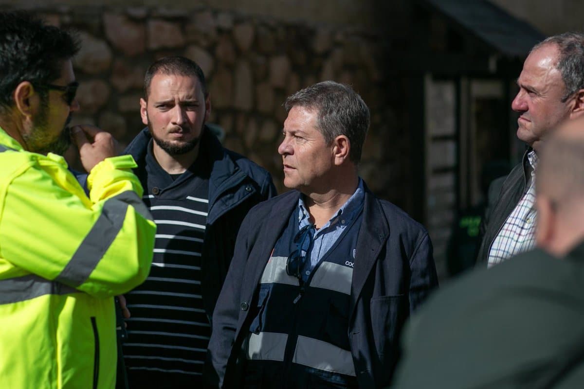 García-Page expresa su profundo dolor por la muerte de dos conquenses en Valencia y muestra su solidaridad con las familias afectadas