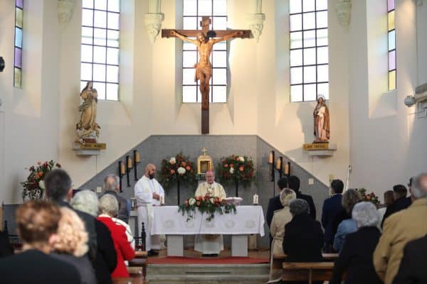 Velázquez afirma que se está evaluando la restauración de 26 sepulturas adicionales en el cementerio municipal.