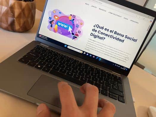 El gobierno regional impulsa el bono social de conectividad digital para familias vulnerables en Cuenca