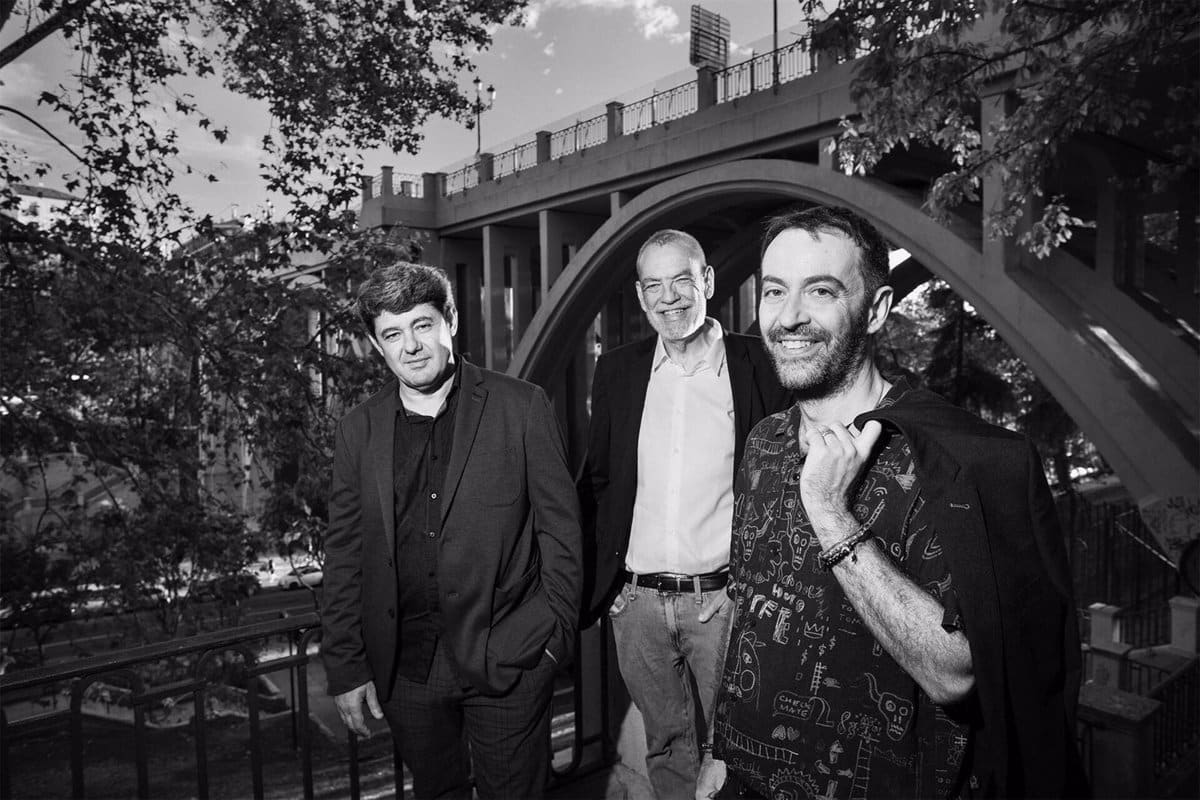 Encuentros con Jota Linares y Carmen Mola sobre Las Casas Ahorcadas