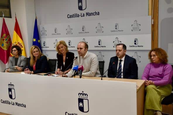 El gobierno regional se compromete con el Festival Internacional de Novela Criminal de Las Casas Ahorcadas