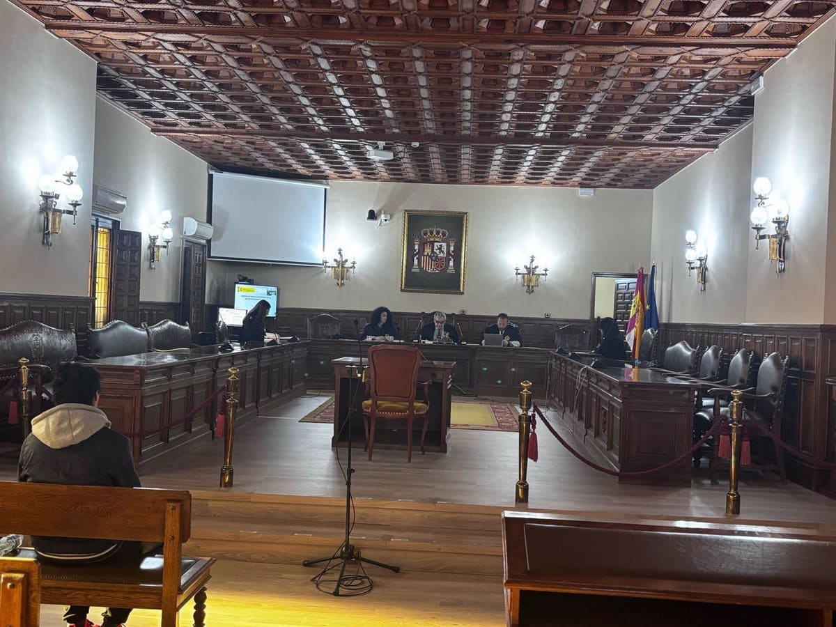 Acusado de pornografía infantil en Cuenca evita prisión al reconocer los hechos ante el tribunal