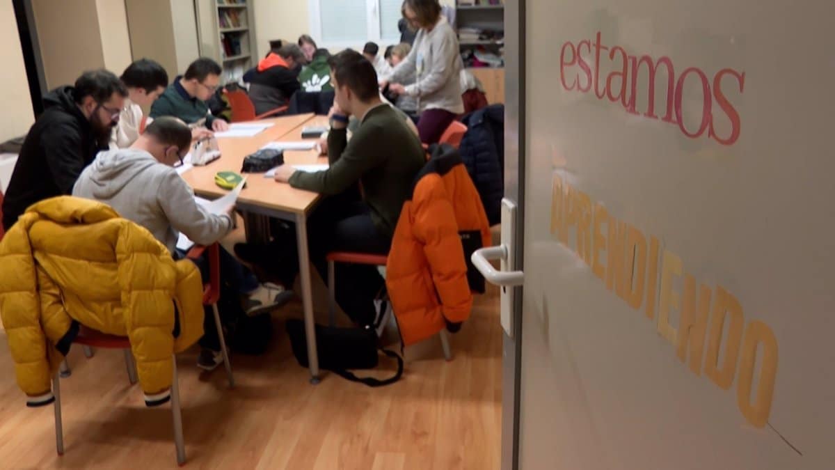 Cinco usuarios de Asociación de Síndrome de Down Cuenca logran aprobar sus oposiciones con el apoyo de Fundación Eurocaja