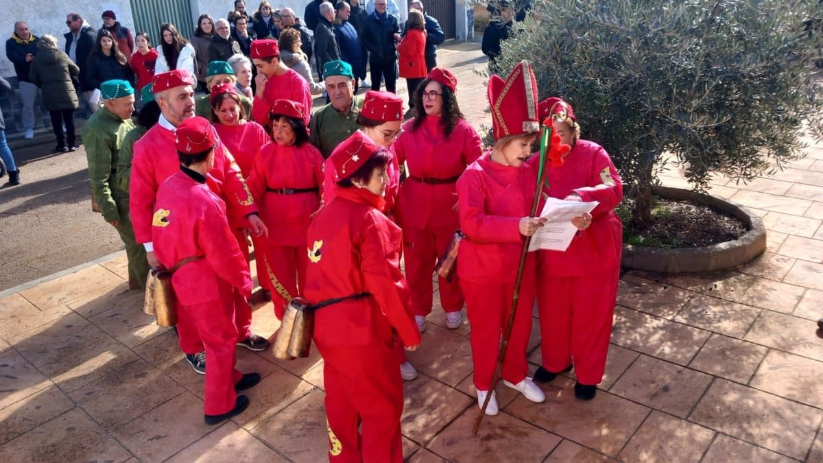 Mazarulleque Revive a Sus Diablos y Diablas de San Blas Tras Décadas de Ausencia Con Un Colorido Espectáculo Cultural