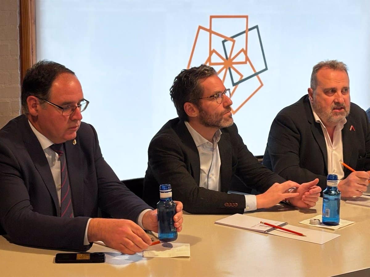 Sémper (PP) propone reducir de 10 a 4 años el tiempo de planificación urbanística hasta la entrega de viviendas en España.