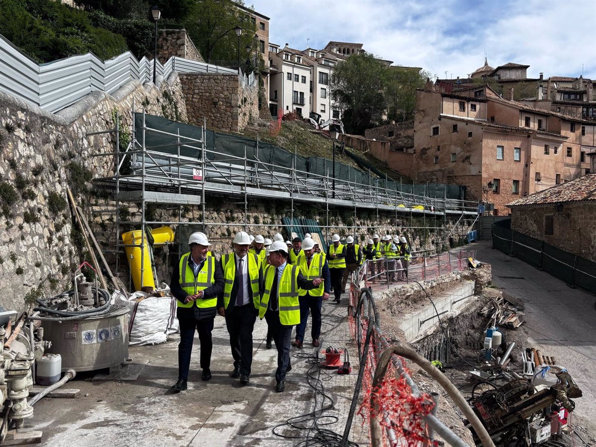 Los remontes al casco de Cuenca estarán listos en febrero de 2026 con capacidad para 6.000 personas por hora