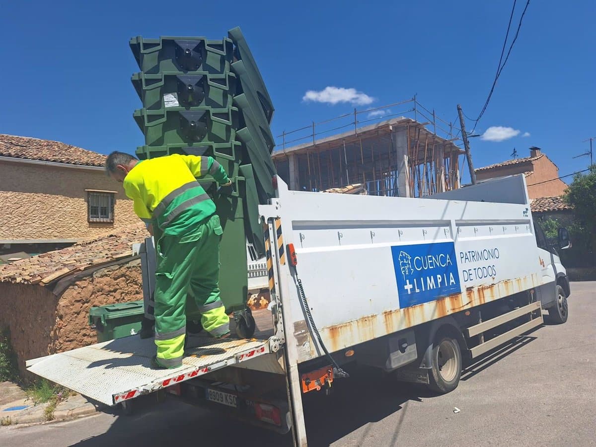 Arranca la renovación de 75 contenedores de recogida de residuos en las ocho pedanías conquenses