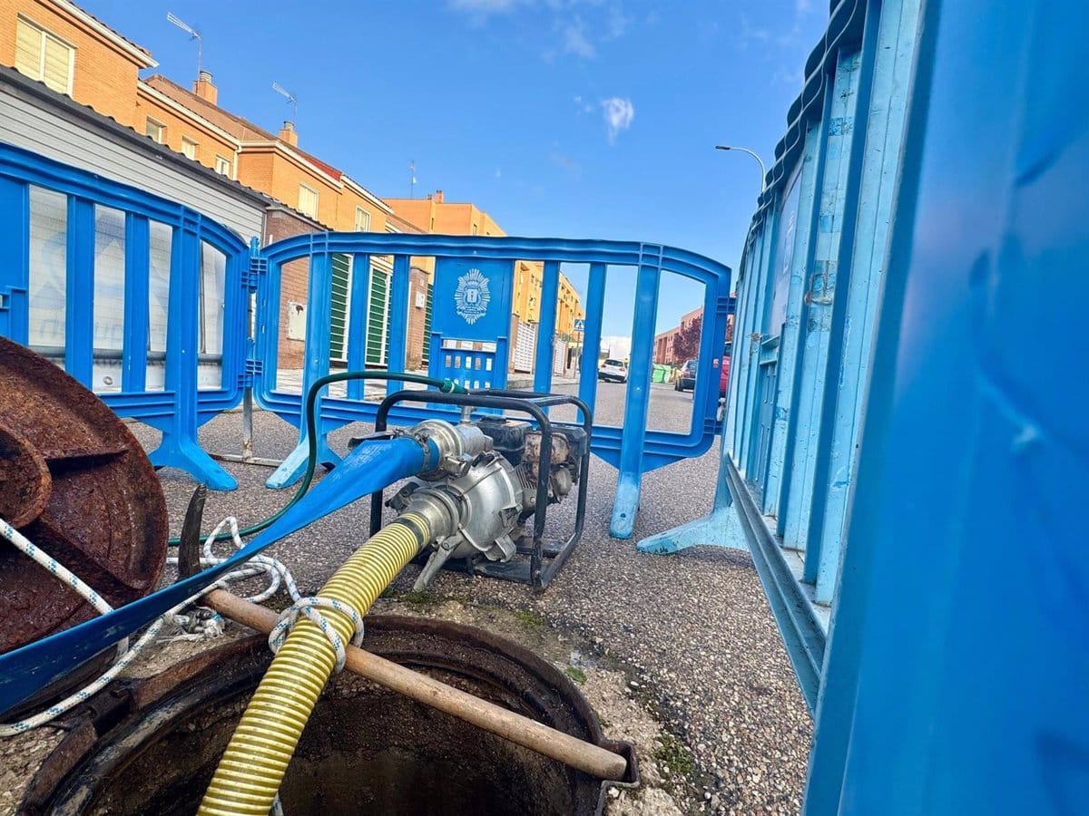 Las precipitaciones causan la rotura de un colector en la calle Ataulfo Argenta de Cuenca