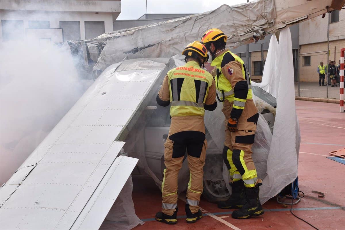 Más de 150 efectivos participan en un simulacro de activación del Platecam por accidente aéreo en Villanueva de la Jara