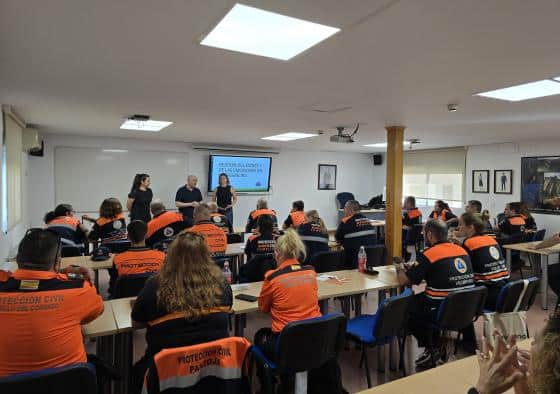 Cerca de 30 voluntarios de Protección Civil se capacitan en gestión del estrés y emociones en emergencias en varias provincias de la región.