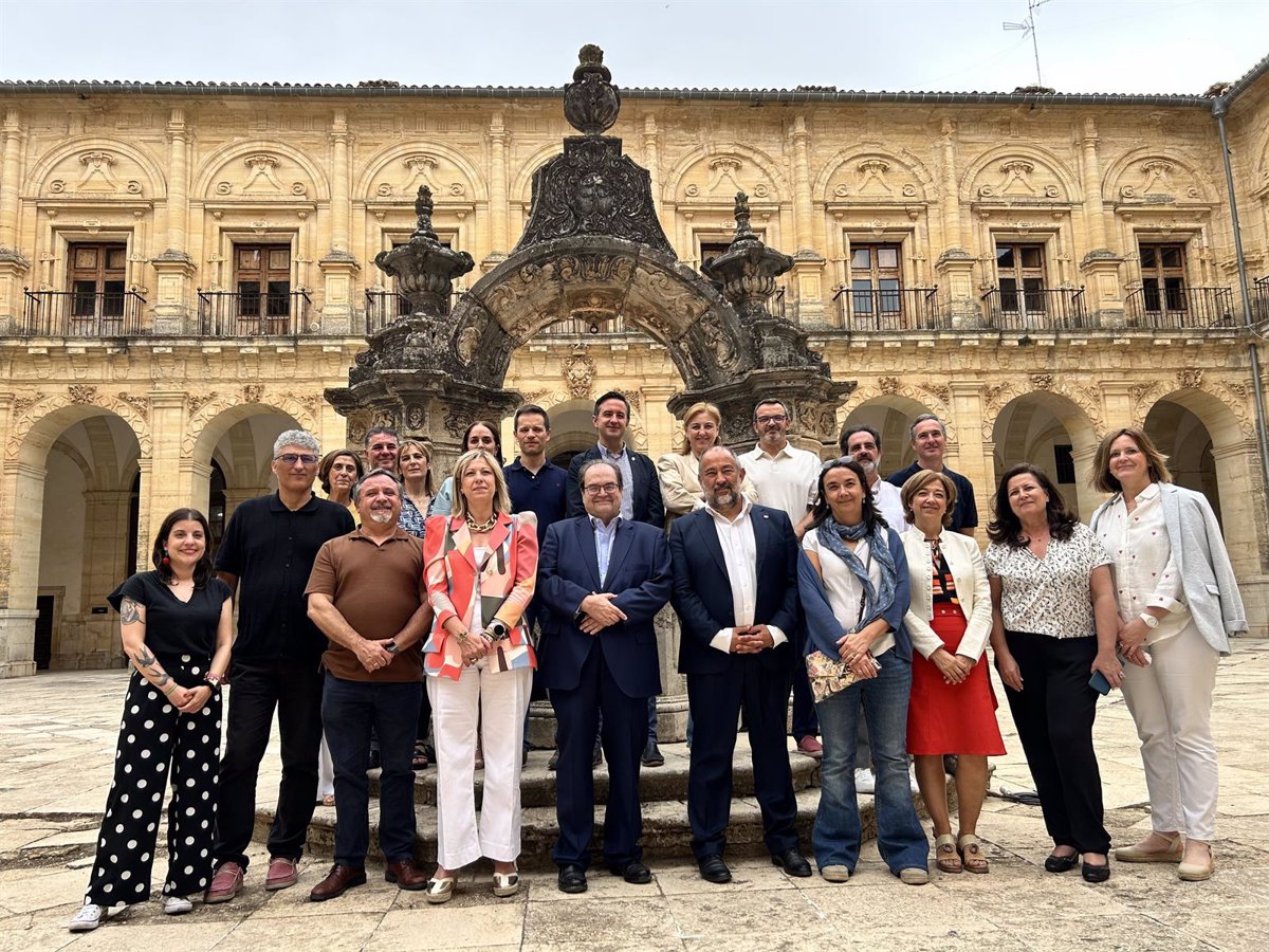 El equipo de gobierno de la UCLM se reúne en Uclés para diseñar su plan quinquenal