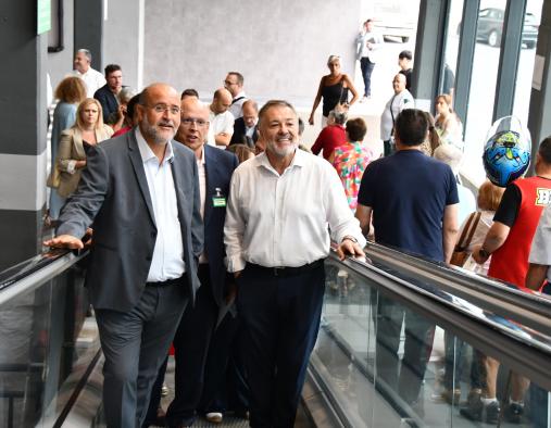 El Gobierno regional firma el contrato para modernizar el alumbrado y redes eléctricas de El Terminillo