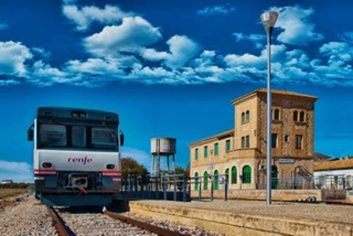 Huete, Carboneras de Guadazaón, Víllora y Camporroble recurren al TEDH por el cierre del tren Madrid-Cuenca-Valencia