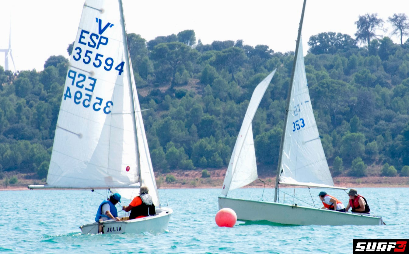 Vistosa regata regional de vela en Valverde de Júcar