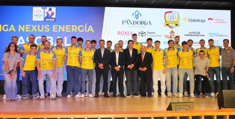 El Gobierno regional renueva su apoyo al Club Balonmano Caserío Ciudad Real con un patrocinio de 50.000 euros