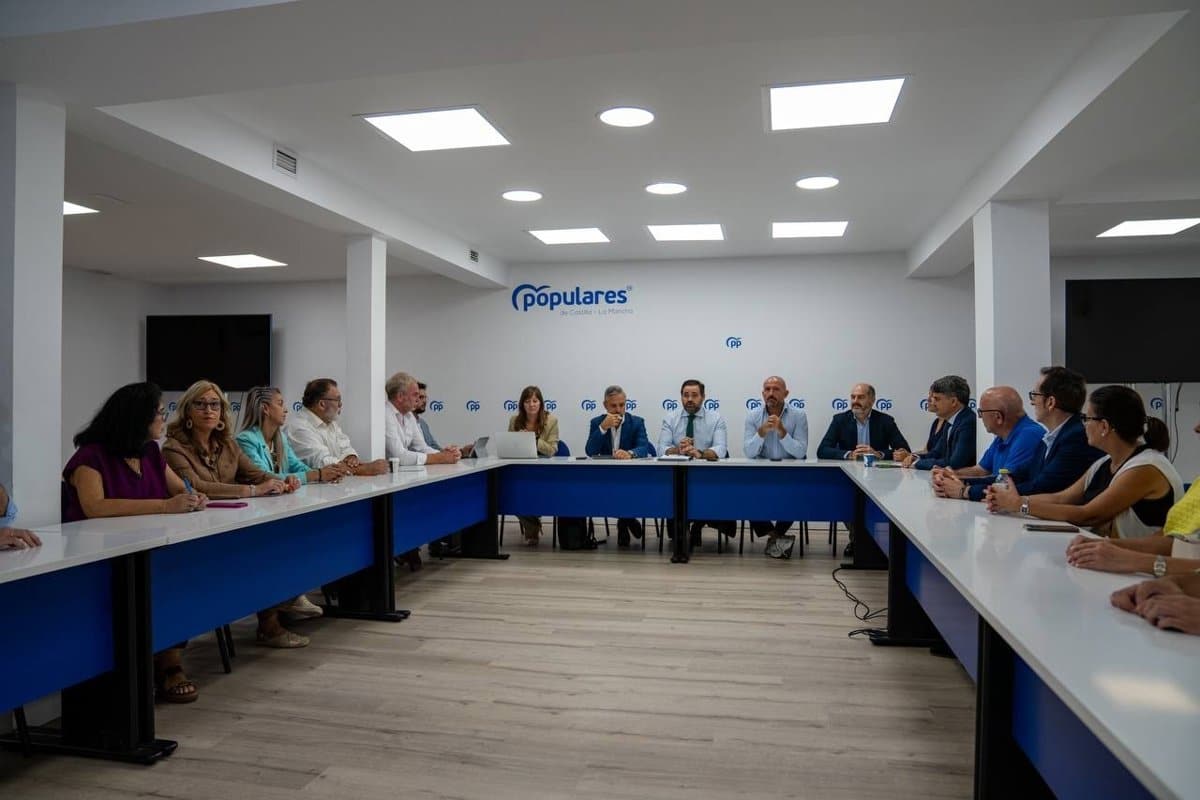 Núñez pide a Page aprovechar la visita de Sánchez para solicitar ayudas a la conciliación y a la educación de 0 a 3 años