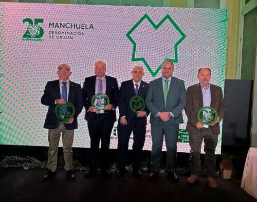 El Gobierno regional homenajea a la DOP Manchuela por 25 años de compromiso con el territorio y la vitivinicultura de calidad
