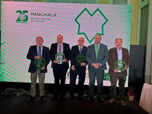 El Gobierno regional homenajea a la DOP Manchuela por 25 años de compromiso con el territorio y la vitivinicultura de calidad