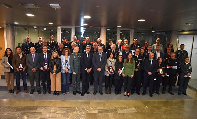 El Gobierno regional reconoce a voluntarios y agrupaciones de Protección Civil de Cuenca por su labor humanitaria y altruista.