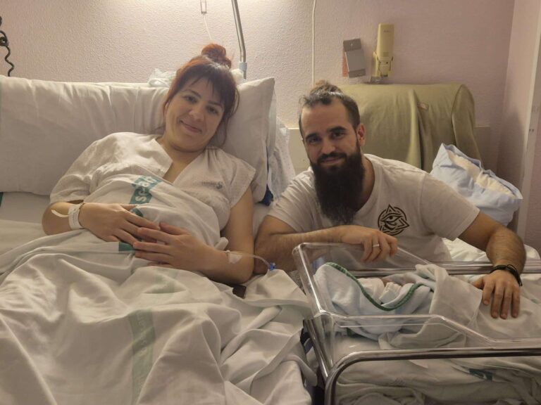 Castilla-La Mancha estrena 2026 con dos primeros bebés nacidos a la misma hora en Alcázar de San Juan y Ciudad Real