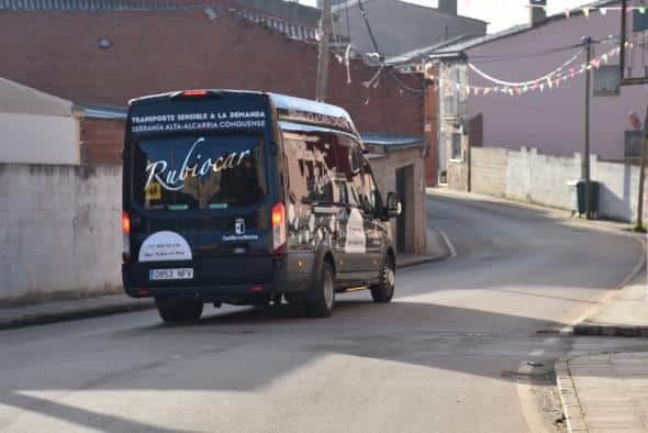 Charlas informativas en Priego, Sotorribas y Huete sobre el nuevo Servicio de Transporte a la Demanda ofrecido por la Junta