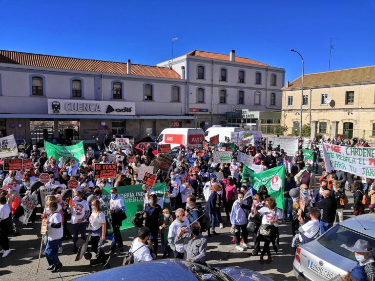 Manifestación en Cuenca el Día de Castilla-La Mancha contra las macroplantas de biometano